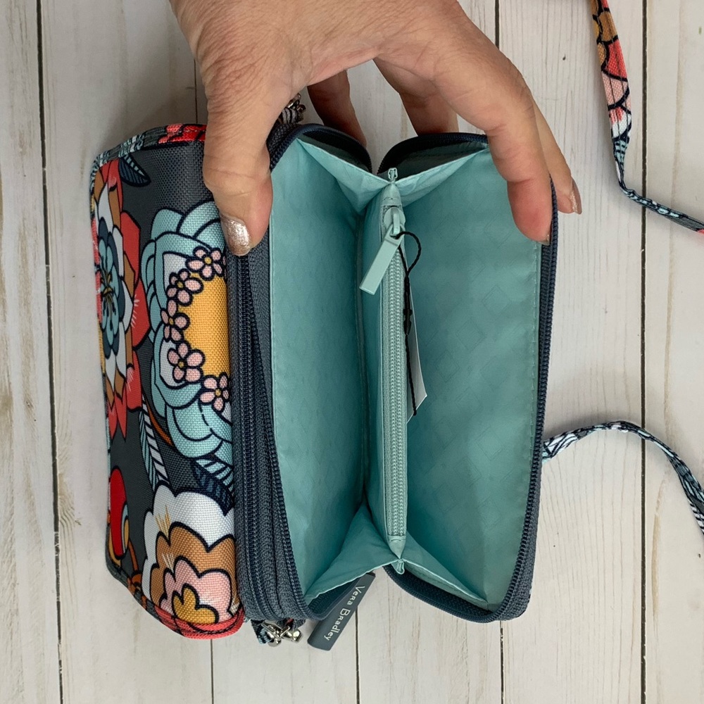 2 piece Vera Bradley Tropical Evening Lighten Up - Picture 7 of 8